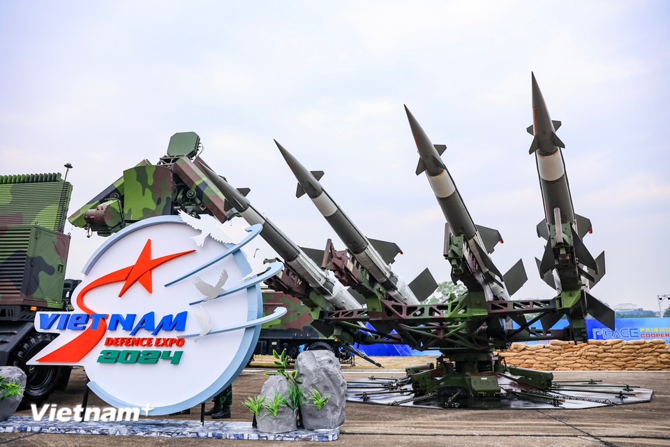 Triển lãm Quốc phòng quốc tế Việt Nam năm 2024 (VNDefenceExpo 2024) là một trong những hoạt động hướng tới kỷ niệm 80 năm ngày thành lập Quân đội Nhân dân Việt Nam. Không những thế, sự kiện còn mở rộng quan hệ hợp tác quốc tế, đối ngoại quốc phòng giữa Việt Nam và các nước trên thế giới. (Ảnh: Hoài Nam/Vietnam+)
