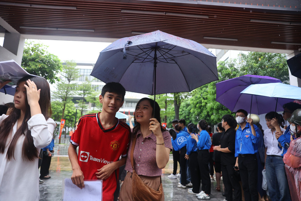 Kết thúc kỳ thi vào lớp 10 đầy căng thẳng, nhiều thí sinh cho biết sẽ dành thời gian nghỉ ngơi, lên kế hoạch giải trí với gia đình và bạn bè. (Ảnh: PV/Vietnam+)