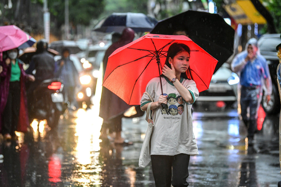 Trước đó, ngày hôm qua 8/6, các thí sinh đã trải qua bài thi lớp 10 môn Ngữ văn và tiếng Anh. (Ảnh: PV/Vietnam+)