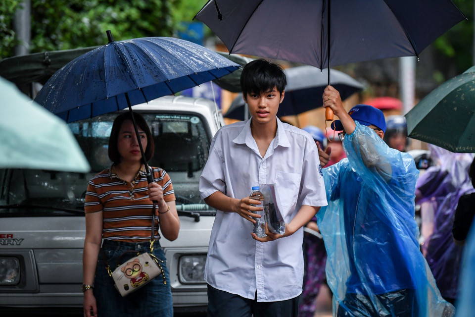 Sáng nay 9/6, các sỹ tử sẽ thi môn cuối cùng là môn Toán thời gian làm bài 120 phút. (Ảnh: PV/Vietnam+)