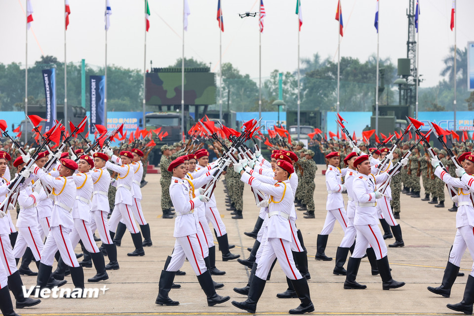 Triển lãm Quốc phòng quốc tế Việt Nam 2024 được tổ chức từ 19-22/12/2024 tại sân bay Gia Lâm, mở cửa từ 9-17 giờ. Lễ khai mạc sẽ được tổ chức từ 9 giờ ngày 19/12/2024. (Ảnh: Hoài Nam/Vietnam+)