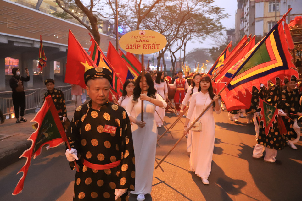 Lễ hội năm làng Mọc là lễ hội vùng dọc sông Tô Lịch, được tổ chức tại bốn đình thuộc hai quận, gồm: Giáp Nhất, Cự Chính, Quan Nhân (phường Nhân Chính, quận Thanh Xuân) và Phùng Khoang (phường Trung Văn, quận Nam Từ Liêm). (Ảnh: Hoài Nam/Vietnam+)