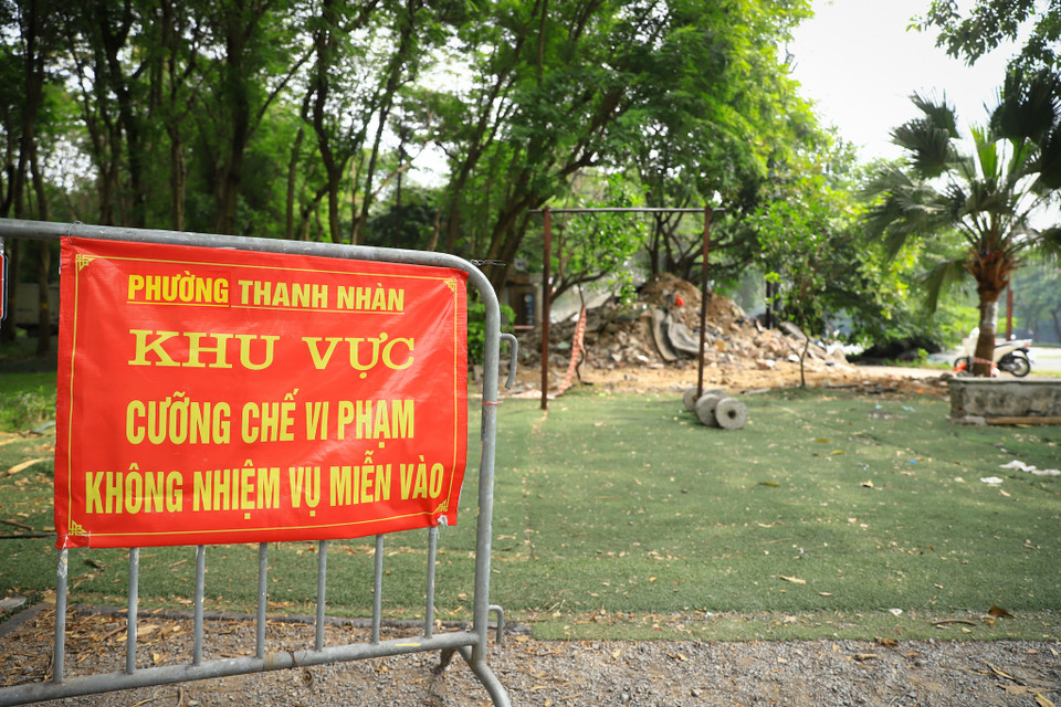 Tuy nhiên, có rất nhiều công trình sai phạm nằm trong khuôn viên đã và đang được cưỡng chế xử lý vi phạm. (Ảnh: Hoài Nam/Vietnam+)