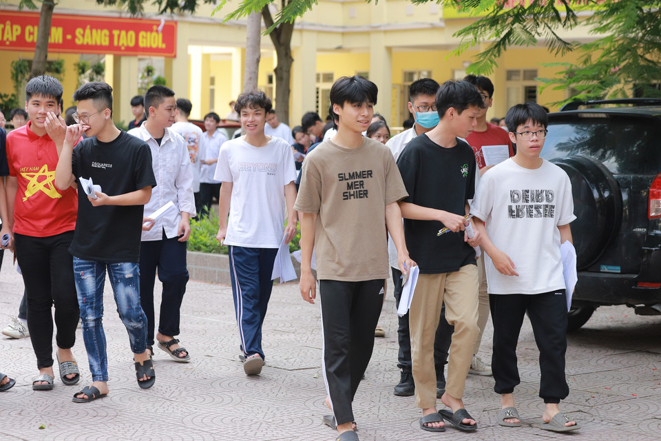 Đúng 15 giờ 30 phút, trống đánh báo hiệu kết thúc giờ thi của môn thi cuối cùng trong Kỳ thi tốt nghiệp Trung học phổ thông 2024. (Ảnh: PV/Vietnam+)