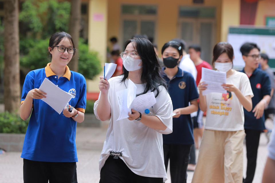 Nhiều thí sinh cho biết thấy tự tin sau khi hoàn thành môn thi cuối cùng vì đã ôn tập kỹ lưỡng trước kỳ thi. (Ảnh: PV/Vietnam+)