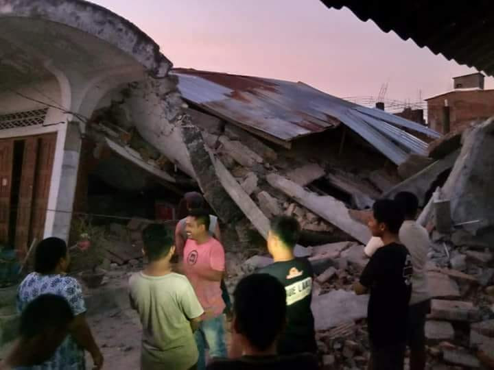 Nhà chức trách cũng đã phải tiến hành sơ tán người dân.