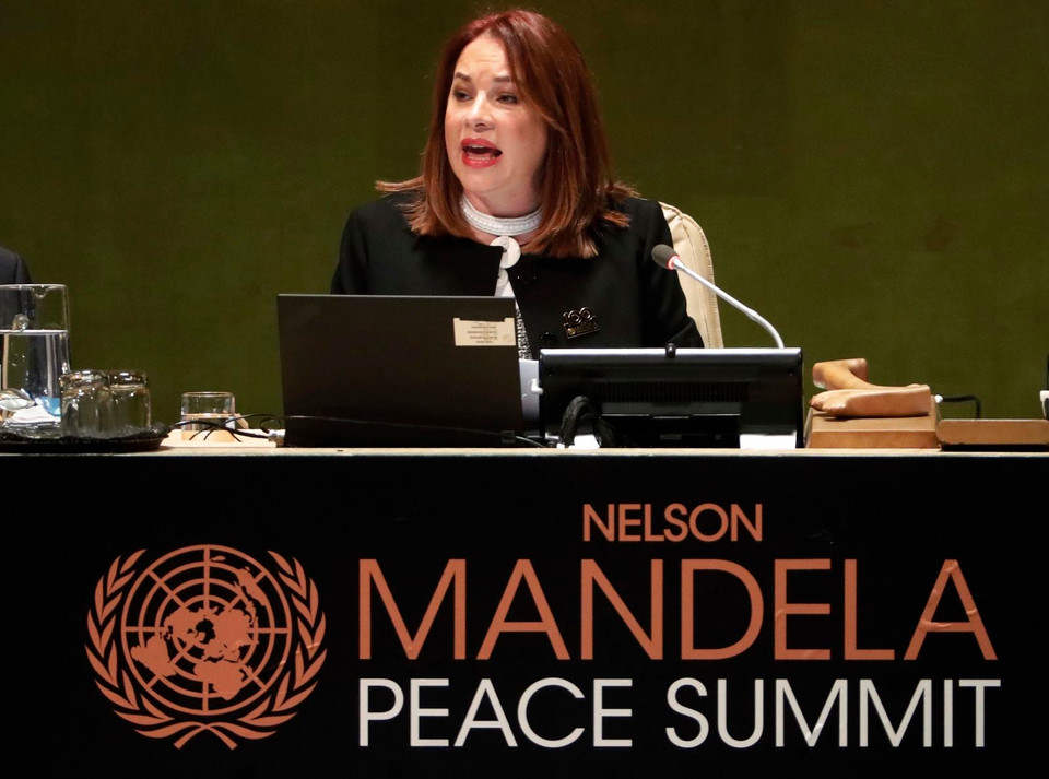 Chủ tịch Đại hội đồng Maria Fernanda Espinosa phát biểu trong phiên họp vinh danh cố Tổng thống Nam Phi Nelson Mandela (Nguồn: CNN)