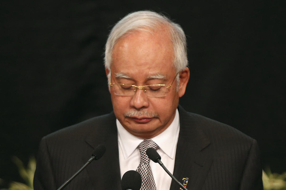  Thủ tướng Malaysia Najib Razak chính thức thông báo chuyến bay MH370 của hãng hàng không Malaysia Airlines đã đâm xuống Nam Ấn Độ Dương