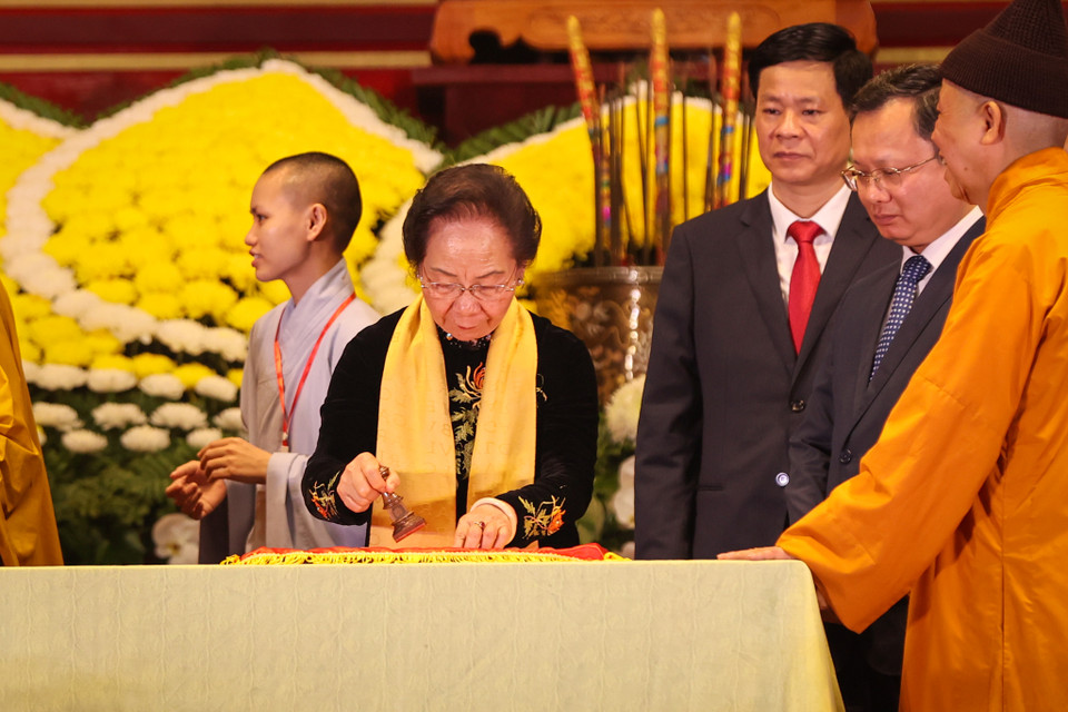 Nguyên Phó Chủ tịch Nước Cộng hòa Xã hôi chủ nghĩa Việt Nam Nguyễn Thị Doan tiến hành Lễ Khai ấn Yên Tử 2024. (Ảnh: Hoài Nam/Vietnam+)