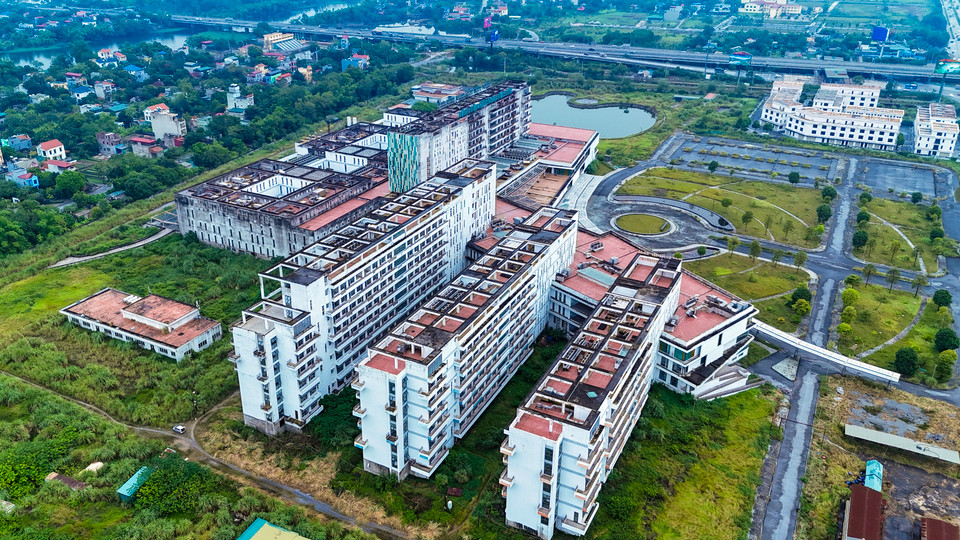 Sau 4 năm xây dựng từ năm 2014, ngày 21/10/2018, khu khám bệnh tại bệnh viện Việt Đức cơ sở 2 chỉ tạm dừng ở cắt băng khánh thành, chưa từng tiếp nhận bệnh nhân. (Ảnh: Hoài Nam/Vietnam+)