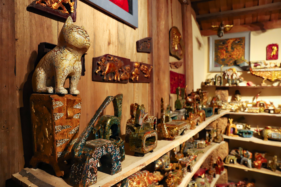 Hình tượng được nghệ nhân Nguyễn Tấn Phát đưa vào bộ sưu tập lần này lấy cảm hứng từ mèo trong văn hóa dân gian Việt Nam. (Ảnh: Hoài Nam/Vietnam+)