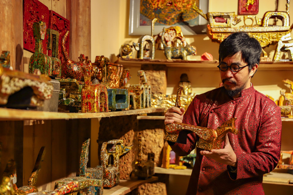 Bộ sưu tập mèo độc bản của nghệ nhân Nguyễn Tấn Phát (làng cổ Đường Lâm, Sơn Tây, Hà Nội) được anh chế tác để chào đón Xuân Quý Mão 2023. (Ảnh: Hoài Nam/Vietnam+)