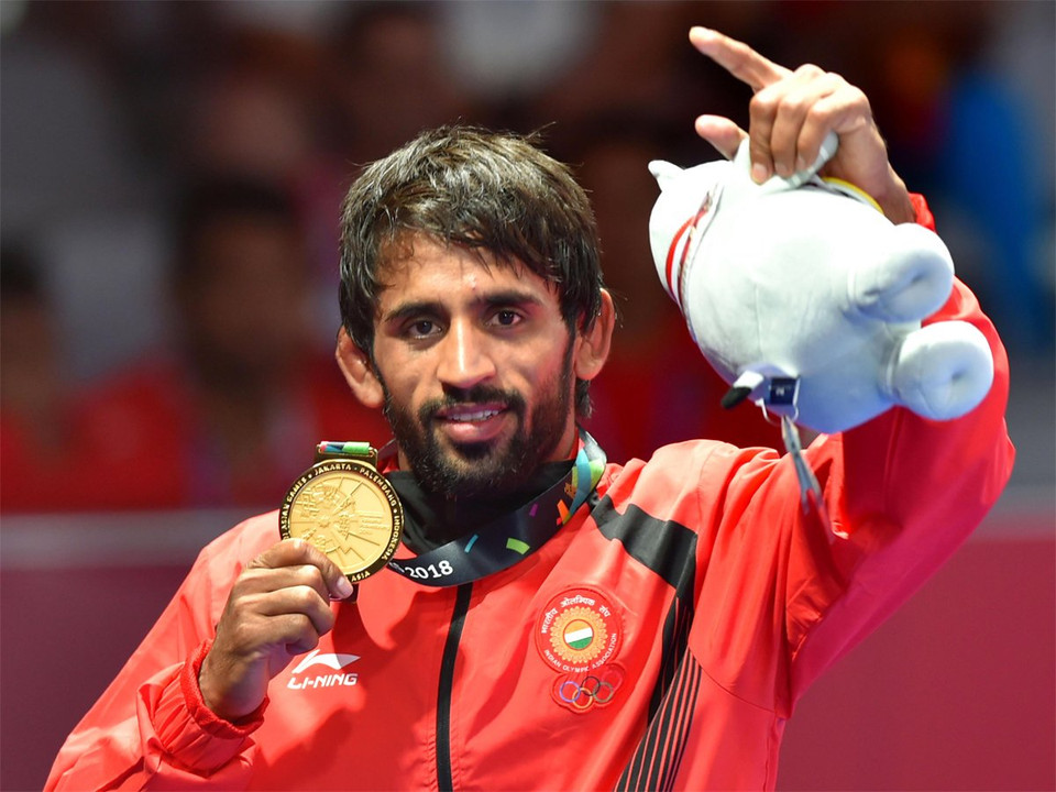 Võ sĩ Bajrang Punia giành HCV ở môn vật tự do, chiếc HCV đầu tiên của đoàn Ấn Độ