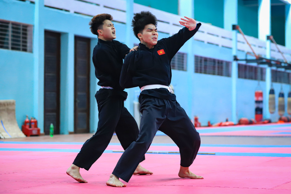 Vận động viên tập luyện Silat Seni (biểu diễn) nội dung Tunggal phần tay không. (Ảnh: Hoài Nam/Vietnam+)
