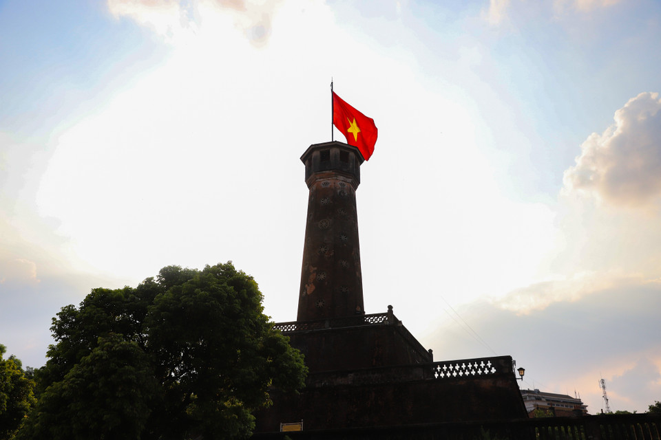 Cột cờ Hà Nội hay còn gọi là Kỳ đài Hà Nội được xây dựng dưới triều Nguyễn, nơi đây đã diễn ra lễ thượng cờ lịch sử chiều 10/10/1954. (Ảnh: Hoài Nam/Vietnam+)