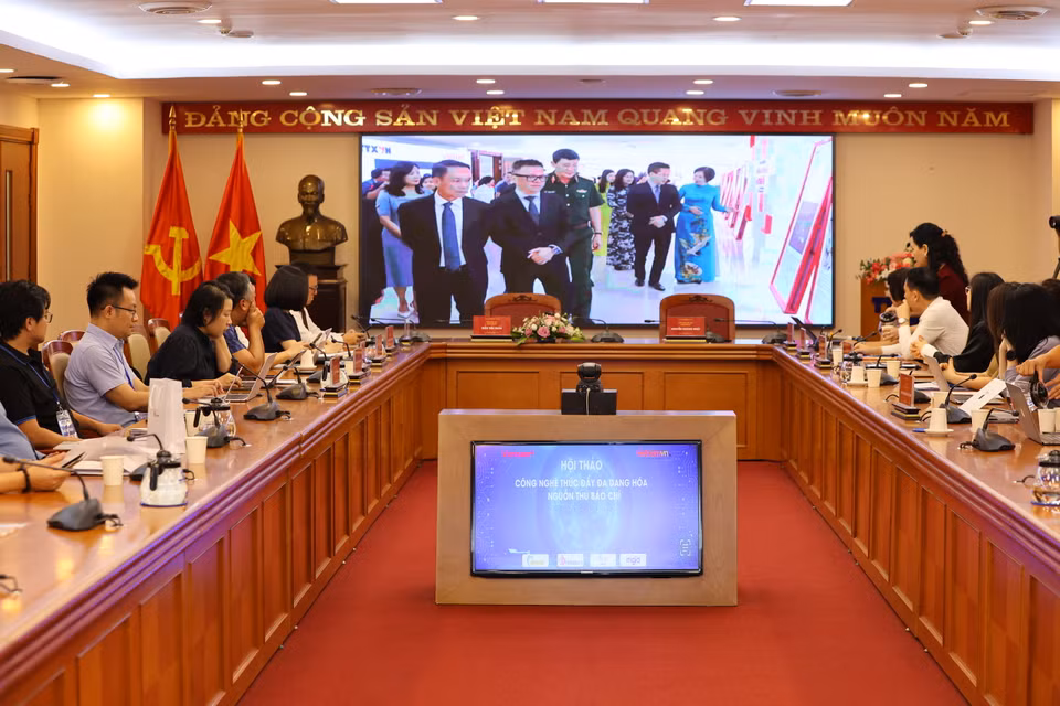 Ngày 18/6, tại Hà Nội, Báo Điện tử VietnamPlus (Thông tấn xã Việt Nam) cùng trang tin Vietnam.vn (Cục Thông tin Đối ngoại) đã tổ chức Hội thảo mang chủ đề “Công nghệ thúc đẩy đa dạng hóa nguồn thu cho báo chí”. (Ảnh: PV/Vietnam+)