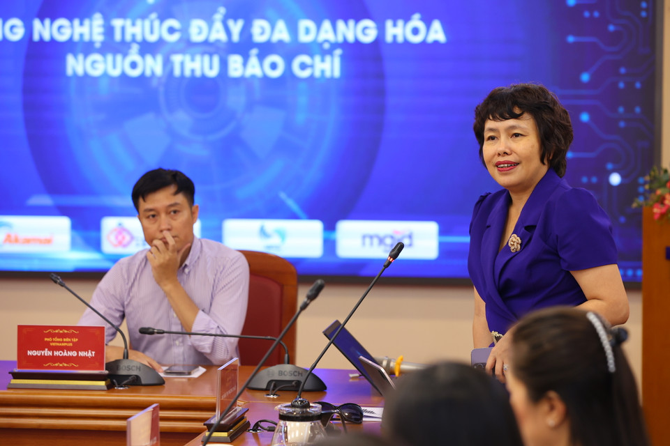 Các diễn giả tham dự Hội thảo “Công nghệ thúc đẩy đa dạng hóa nguồn thu báo chí” đã giới thiệu nhiều mô hình kinh doanh báo chí mới mẻ, những bài học kinh nghiệm, đổi mới sáng tạo của các cơ quan báo chí hàng đầu thế giới cũng như Việt Nam. (Ảnh: PV/Vietnam+)