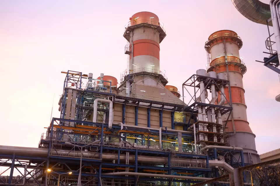 Thông thường một nhà máy điện chu trình hỗn hợp với công suất 1200 megawatts sẽ mất khoảng 30 tháng thi công. Trong siêu dự án tại Ai Cập, Siemens đã đồng thời xây dựng 12 nhà máy như vậy với thời gian kỷ lục và đã thành công kết nối các nhà máy này với lưới điện quốc gia.