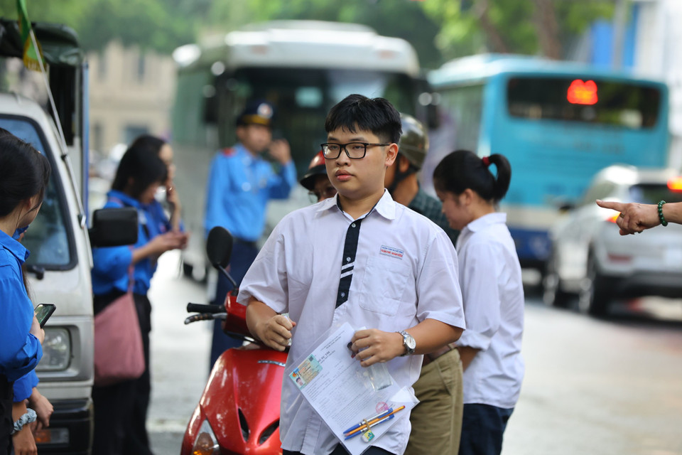 Môn thi đầu tiên của Kỳ thi tốt nghiệp Trung học phổ thông Quốc gia là môn Ngữ Văn, đây cũng môn duy nhất theo hình thức tự luận. (Ảnh: PV/Vietnam+)