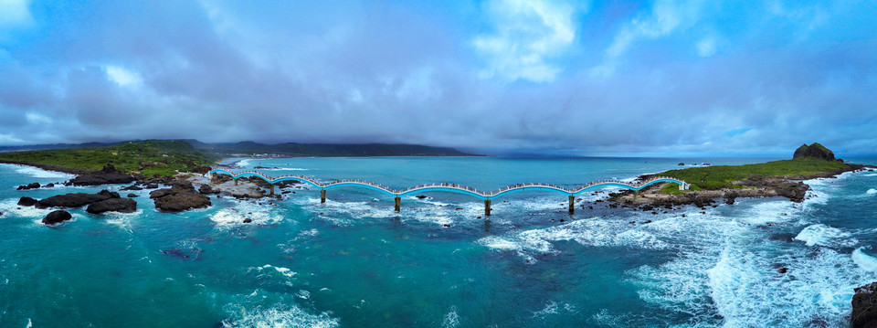 Đảo Tam Tiên (Sanxiantai) là khu du lịch đặc biệt được hình thành bởi các rặng san hô và một đảo nhỏ thuộc Đài Loan (Trung Quốc). (Ảnh: Hoài Nam/Vietnam+)