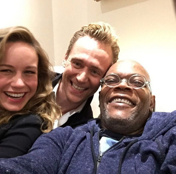 Ảnh selfie của Samuel L. Jackson cùng Tom Hiddleston và Brie Larson khi đoàn phim còn ở Hà Nội.