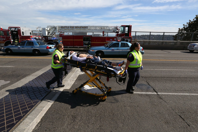 Các gia đình có con, em tham gia chương trình trao đổi và học tập với trường North Seattle College cần biết thêm thông tin xin liên hệ vào đường dây nóng 415-425-0228.