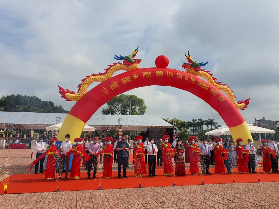 Sáng 26/5 tại vùng vải thiều sớm thuộc huyện Tân Yên, tỉnh Bắc Giang, Bộ Nông nghiệp và Phát triển Nông thôn, Bộ Công Thương và tỉnh Bắc Giang tổ chức lễ xuất hành chuyến vải thiều sớm đi thị trường khó tính Nhật Bản. (Ảnh: CTV/Vietnam+)