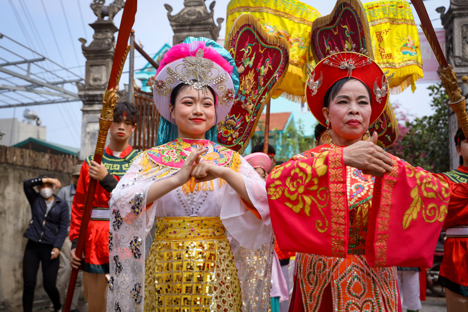 Theo truyền thuyết dân gian và thần phả của đình, bà Lê Hoa là một danh tướng của Hai Bà Trưng và là người có công chữa bệnh cho dân làng Đường Yên được dân làng tôn vinh thờ phụng. (Ảnh: Hoài Nam/Vietnam+)