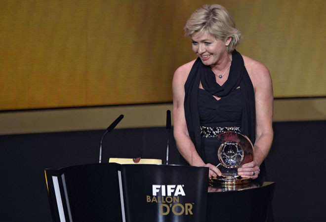 Huấn luyện viên người Đức Silvia Neid giành giải Huấn luyện viên nữ xuất sắc