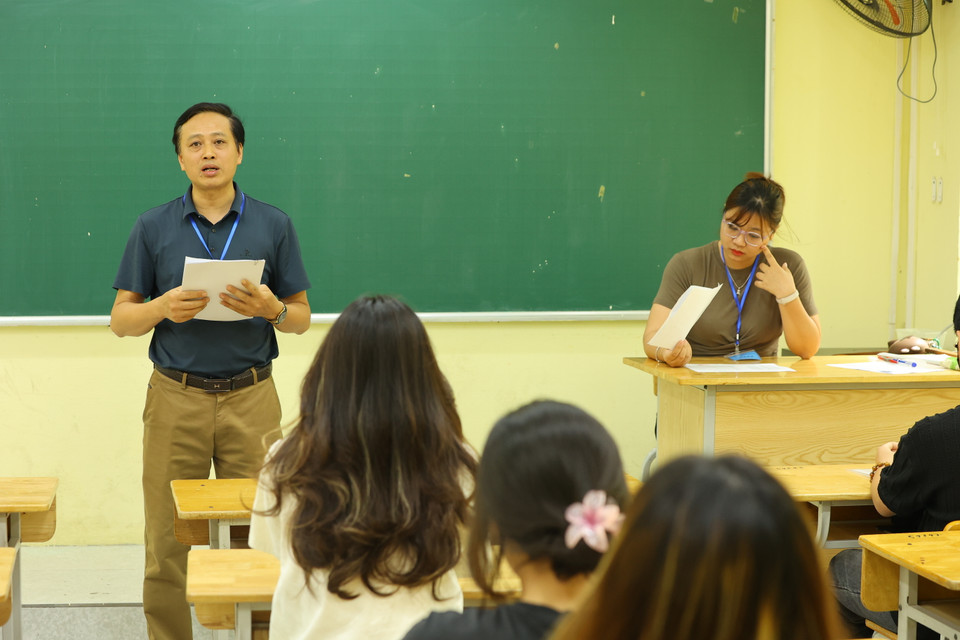 Ngày mai, 27/6, thí sinh sẽ bắt đầu dự thi môn đầu tiên, môn Ngữ văn, theo hình thức thi tự luận, thời gian làm bài là 120 phút. (Ảnh: PV/Vietnam+)