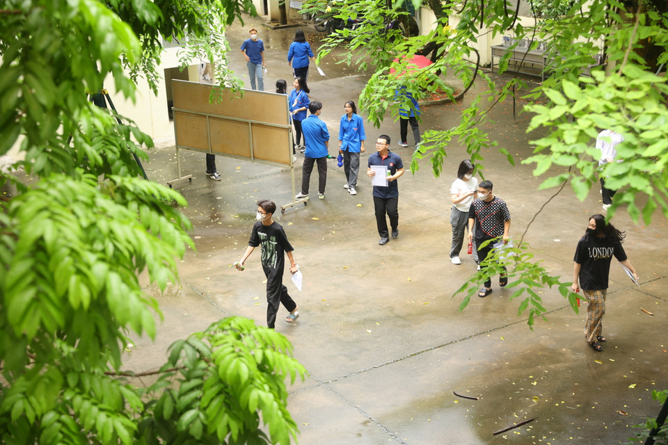 Đây là kỳ thi được đánh giá là quan trọng nhất với các thí sinh sau 12 năm đèn sách khi điểm thi vừa để xét công nhận tốt nghiệp, vừa được các trường đại học sử dụng để xét tuyển đầu vào. (Ảnh: PV/Vietnam+)