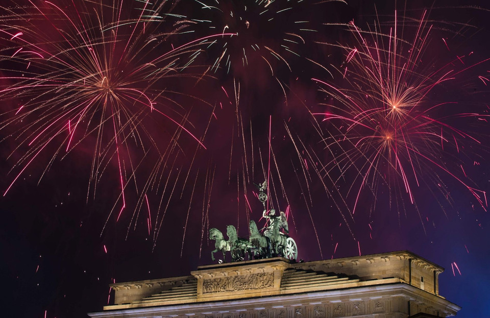 Pháo hoa tại Cổng Brandenburg, Berlin, Đức