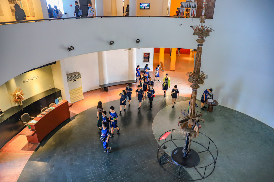 Bảo tàng được chia làm ba khu trưng bày chính: Tòa nhà Trống Đồng, khu trưng bày ngoài trời và khu trưng bày Đông Nam Á. (Ảnh: Hoài Nam/Vietnam+)