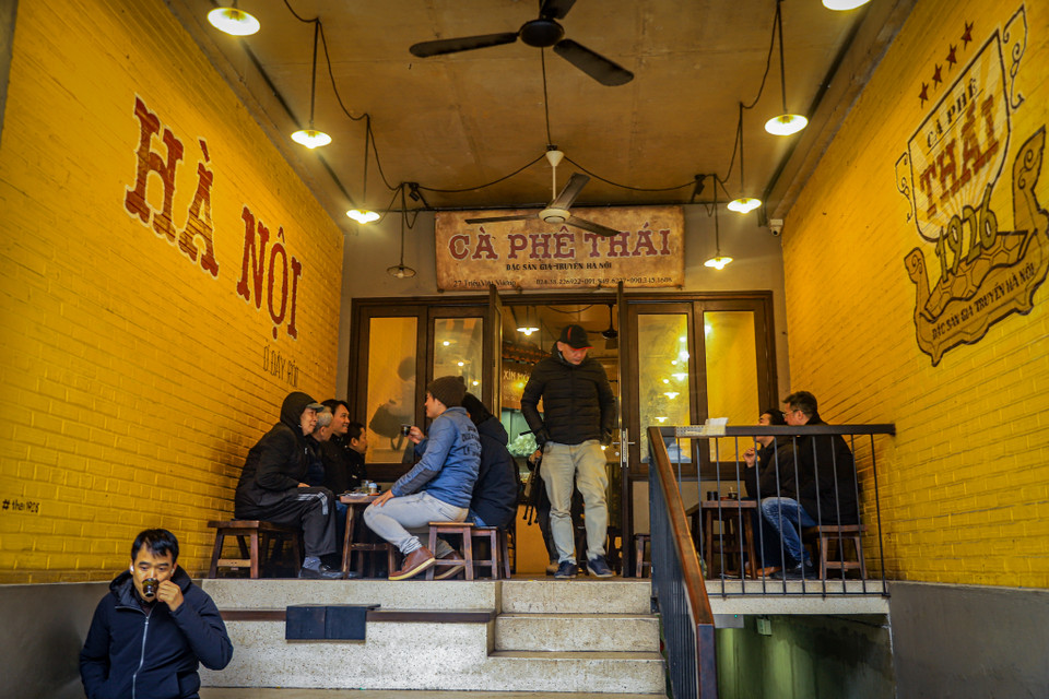 Nằm nép mình trên con phố Triệu Việt Vương (Hai Bà Trưng, Hà Nội), Càphê Thái cần mẫn duy trì hương vị đậm chất truyền thống Hà Nội từ năm 1926 cho đến nay. (Ảnh: Hoài Nam/Vietnam+)