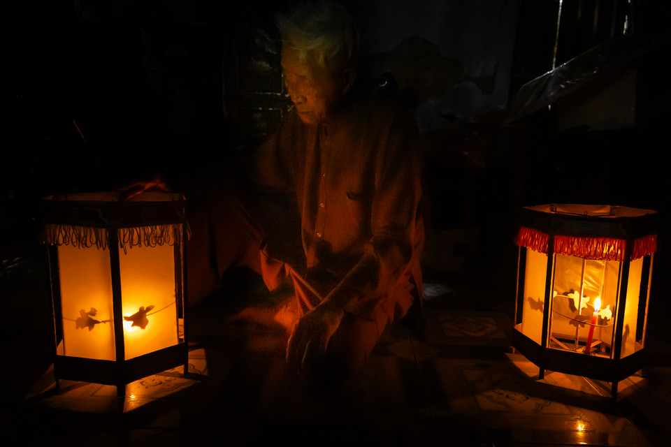 Đèn kéo quân truyền thống nhìn đơn giản nhưng chứa đựng trong nó những giá trị văn hóa. (Ảnh: Hoài Nam/Vietnam+)