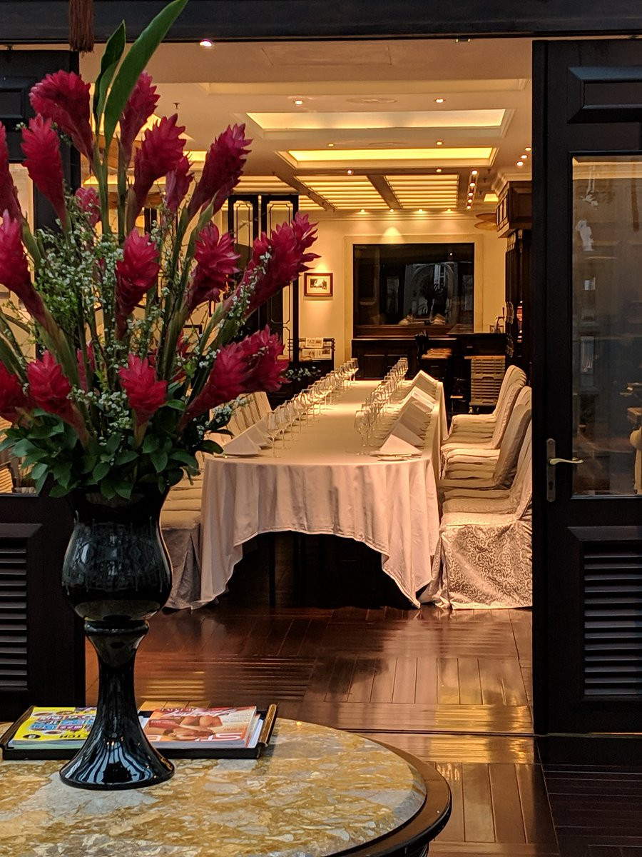 Vào khoảng 20 giờ 35, hai nhà lãnh đạo sẽ rời khách sạn Sofitel Legend Metropole để trở lại khách sạnMelia và JW Marriott.