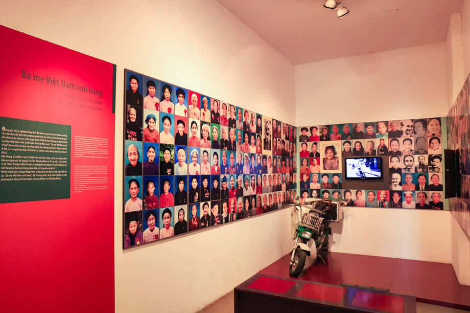 Bảo tàng Phụ nữ Việt Nam ra đời để lưu giữ những tài liệu, kỷ vật, chứng tích… của thời kỳ lịch sử với mong muốn giáo dục cho thế hệ con cháu sau này. (Ảnh: Hoài Nam/Vietnam+)