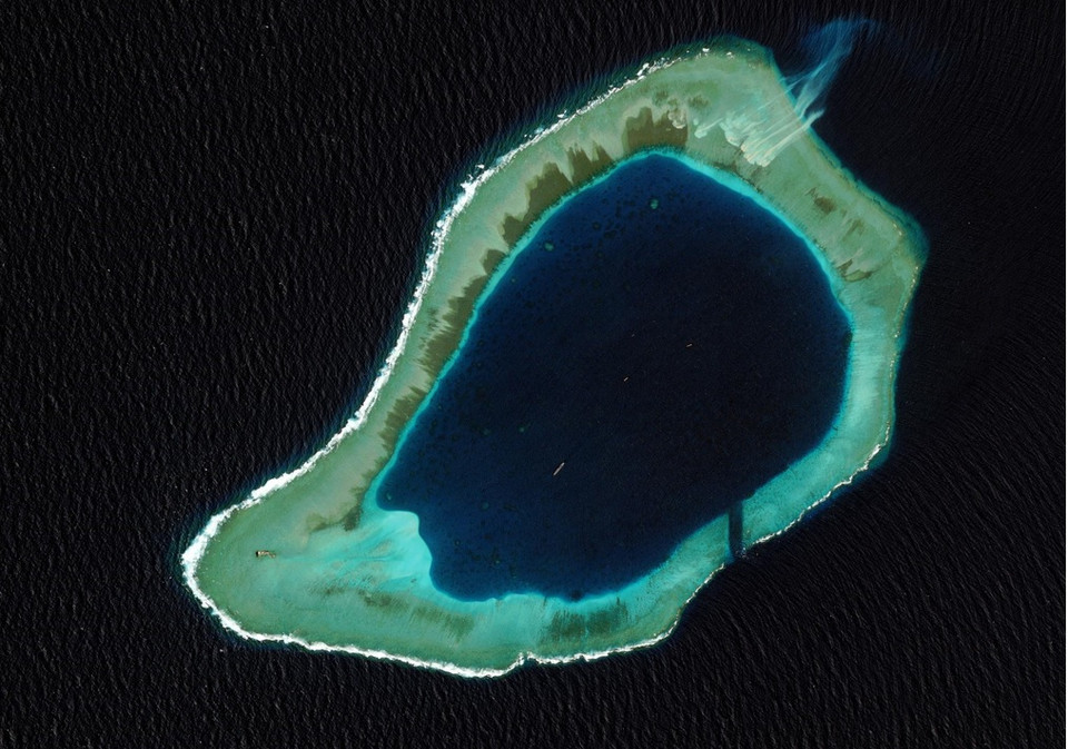 Ảnh chụp vệ tinh bãi Đá Subi (Subi Reef) năm 2012.