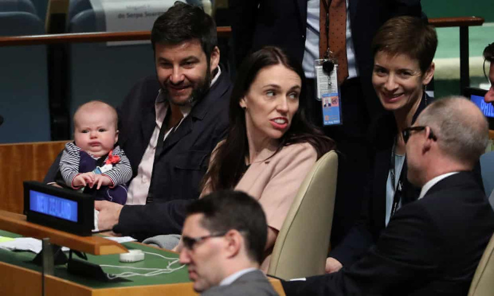 Thủ tướng New Zealand Jacinda Ardern đã trở thành nữ nguyên thủ đầu tiên trên thế giới đem con nhỏ tới dự họp Đại hội đồng Liên hợp quốc hôm 24/9 tại New York, Mỹ (Nguồn: Reuters)