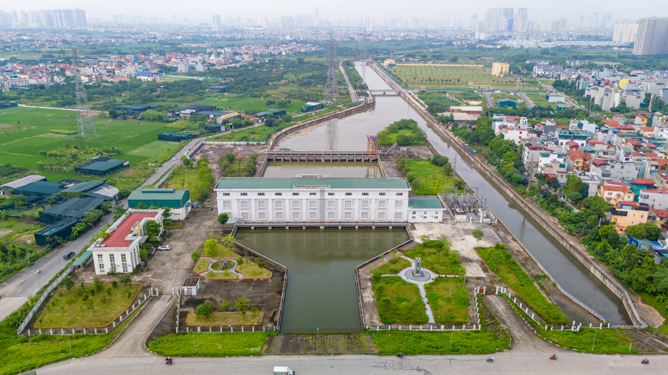 Do vướng mặt bằng nên hiện nay dự án vẫn thi công chưa xong kênh dẫn nước, dẫn đến nhà máy vẫn hoạt động từ 40 đến 60% công suất. (Ảnh: Hoài Nam/Vietnam+)