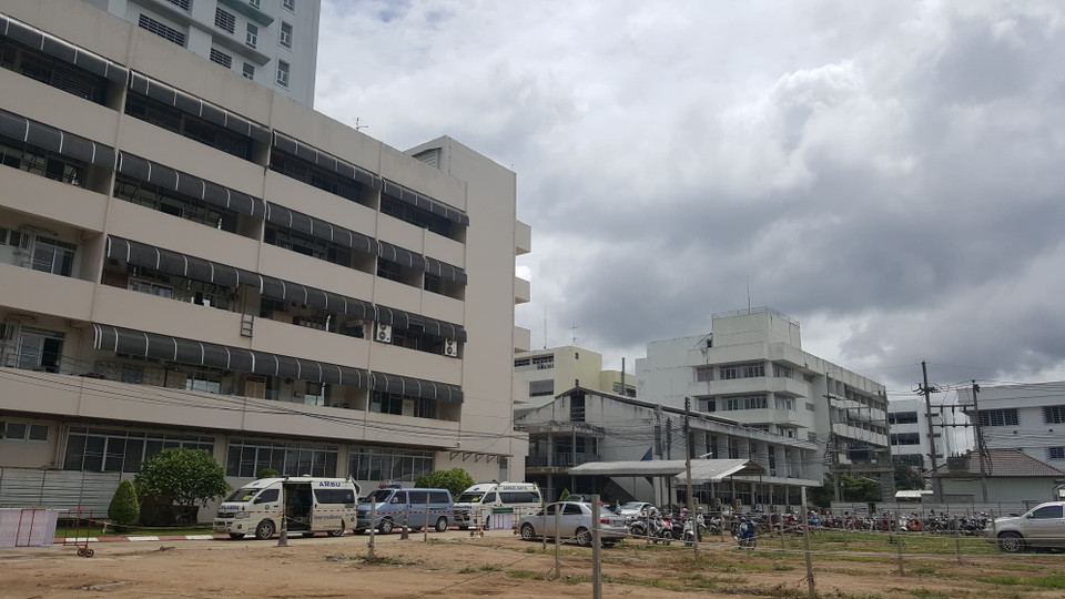 Bệnh viện tỉnh Chiang Rai có quy mô trung bình, nhưng đã được chính phủ Thái Lan hỗ trợ thêm nhân lực, vật lực để cấp cứu cho các nạn nhân.
