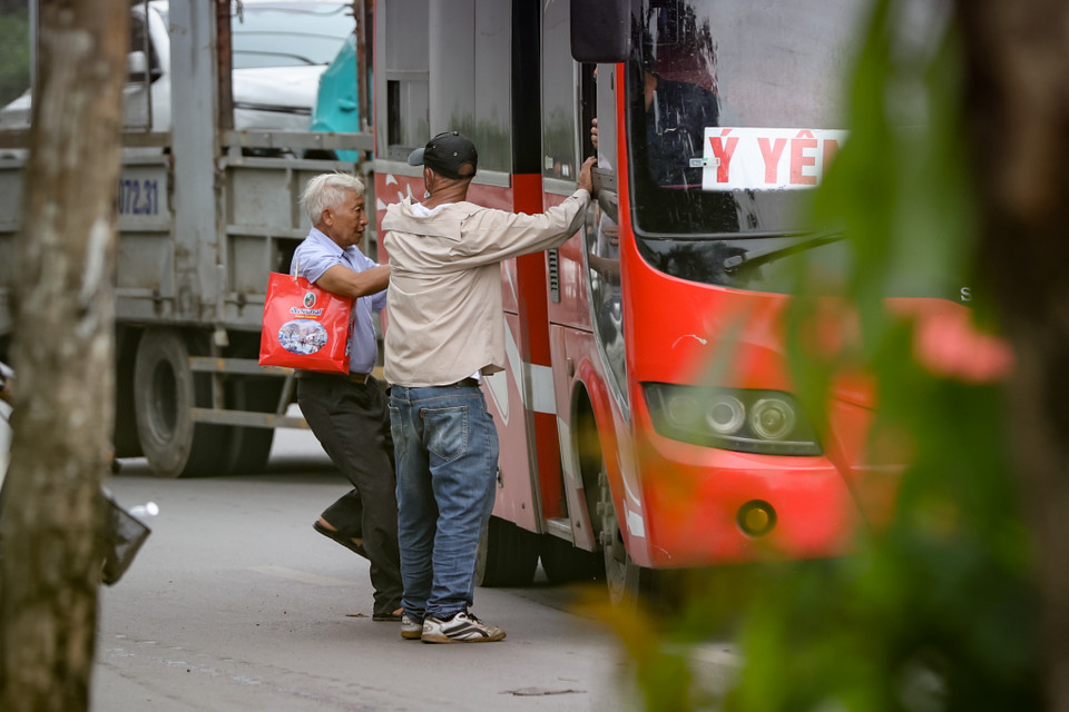 Tình trạng này cũng diễn ra thường xuyên trên đường Đỗ Mười hướng về cao tốc Pháp Vân- Cầu Giẽ. (Ảnh: Hoài Nam/Vietnam+)