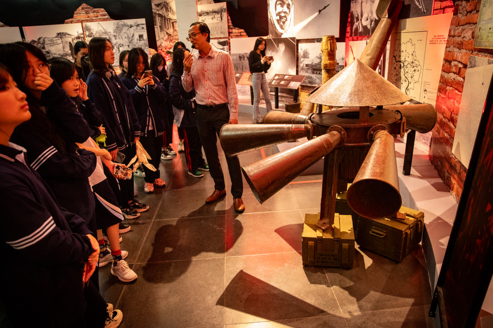 Chiếc còi báo động đặt ở Ngã Tư Sở năm 1972 được thiết kế để cảnh báo nguy hiểm mỗi khi không quân Mỹ tiến tới Hà Nội thả bom. (Ảnh: PV/Vietnam+)