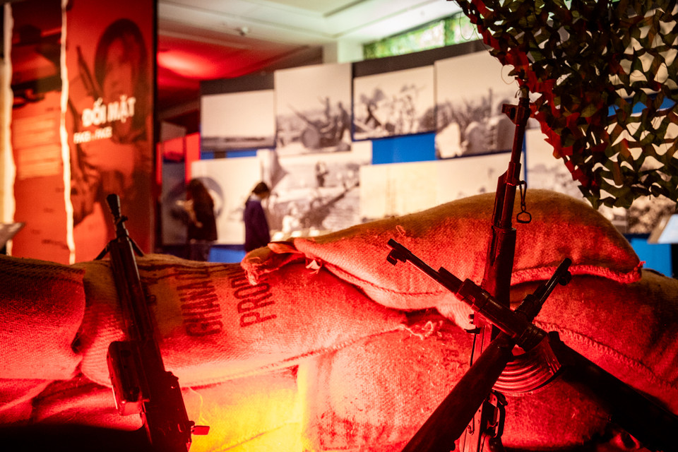 Khu vực tái hiện hào chiến đấu của quân và dân Thủ đô trong trận chiến Điện Biên Phủ trên không. (Ảnh: PV/Vietnam+)