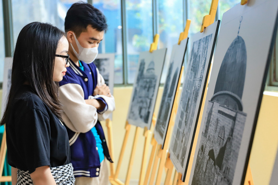 Đây cũng là cơ hội để người dân Việt Nam tìm hiểu thêm về thành phố Jarusalem nói riêng và Palestine nói chung. (Ảnh: Hoài Nam/Vietnam+)