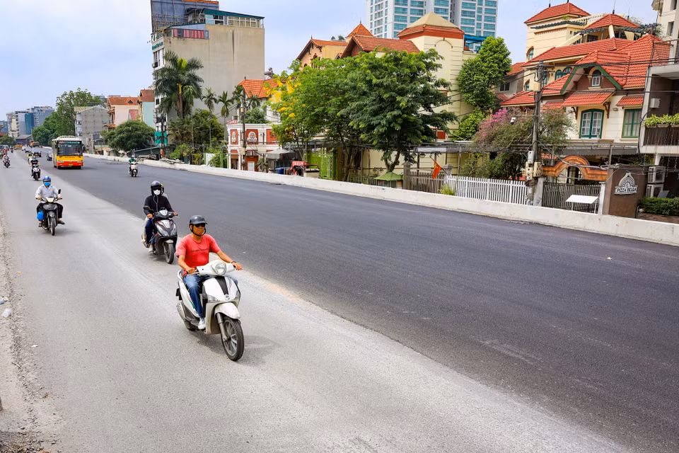 Dự án sau khi hoàn thiện sẽ góp phần khắc phục tình trạng ùn tắc giao thông trên tuyến, bảo đảm giao thông kết nối trung tâm Hà Nội với sân bay quốc tế Nội Bài. (Ảnh: Hoài Nam/Vietnam+)