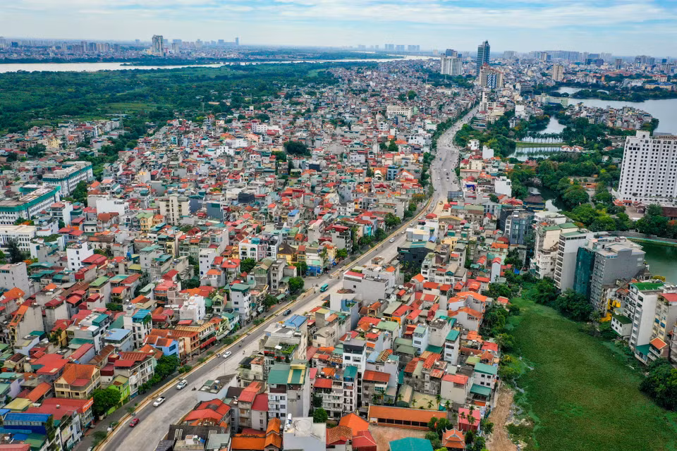 Dự án mở rộng đường Âu Cơ - Nghi Tàm (quận Tây Hồ) đoạn từ nút giao khách sạn Thắng Lợi đến nút giao cầu Nhật Tân dài 3,7km, thuộc dự án xây dựng cầu vượt nút giao đường An Dương - Thanh Niên giai đoạn 2. (Ảnh: Hoài Nam/Vietnam+)