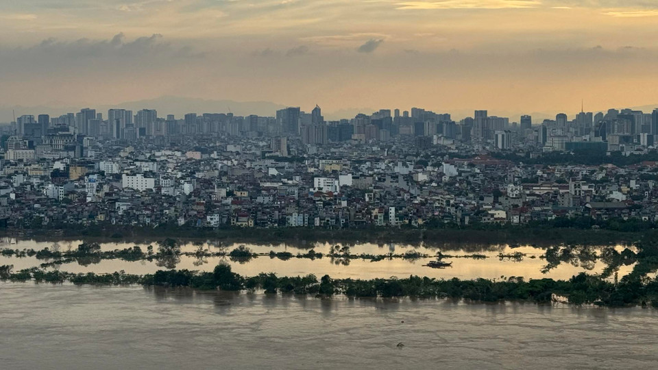 Khu vực bãi Phúc Tân, Phúc Xá nhìn từ hướng Long Biên (Ảnh: Tu Quy Duong/Vietnam+)