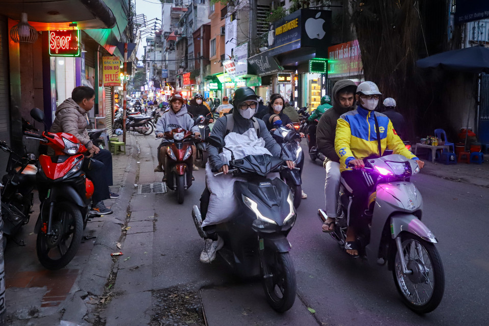 Theo Trung tâm Dự báo Khí tượng Thủy văn Quốc gia, sau đợt không khí lạnh ngày 16/12, ngày 18 - 19/12, miền Bắc tiếp tục bị ảnh hưởng bởi một đợt không khí lạnh mạnh nữa. (Ảnh: Hoài Nam/Vietnam+)