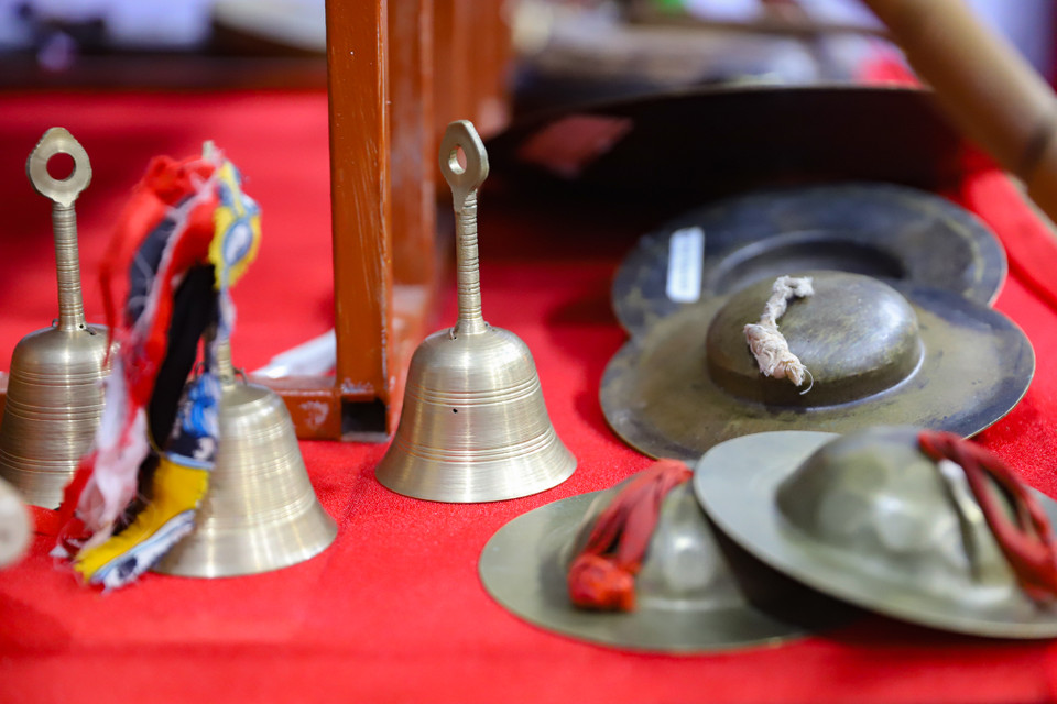 Ngoài ra, các vật dụng phục vụ đời sống tâm linh của dân tộc Dao cũng được giới thiệu tại một số không gian tại Ngày hội Văn hóa dân tộc Dao ở Thái Nguyên. (Ảnh: Hoài Nam/Vietnam+)